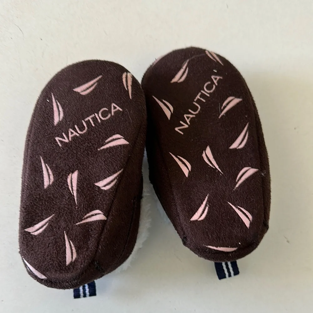 NWOT Nautica Brown Kids Moccasins with White Fur
